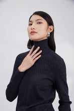 Load image into Gallery viewer, Merino turtle neck texture pullover