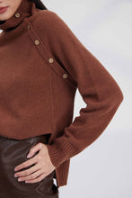 Load image into Gallery viewer, Asymmetric button details pullover