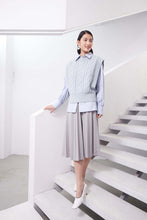 Load image into Gallery viewer, Cozy cable sweater vest