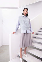 Load image into Gallery viewer, Cozy cable sweater vest